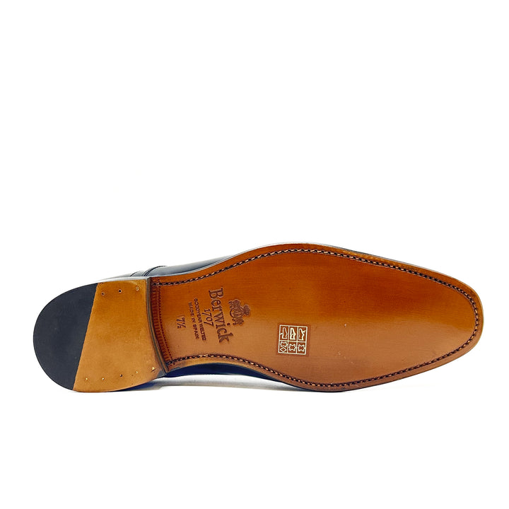 3869 Oxford Cap Toe