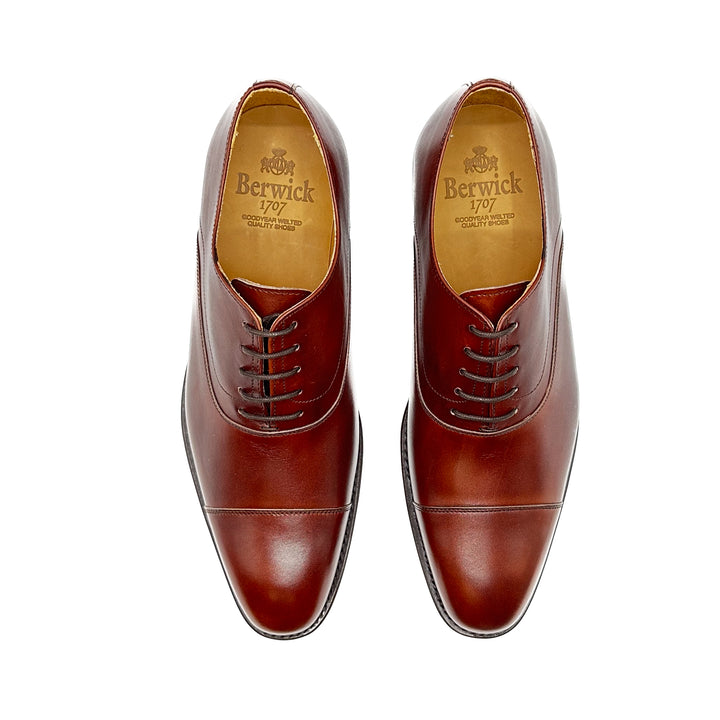 3869 Oxford Cap Toe