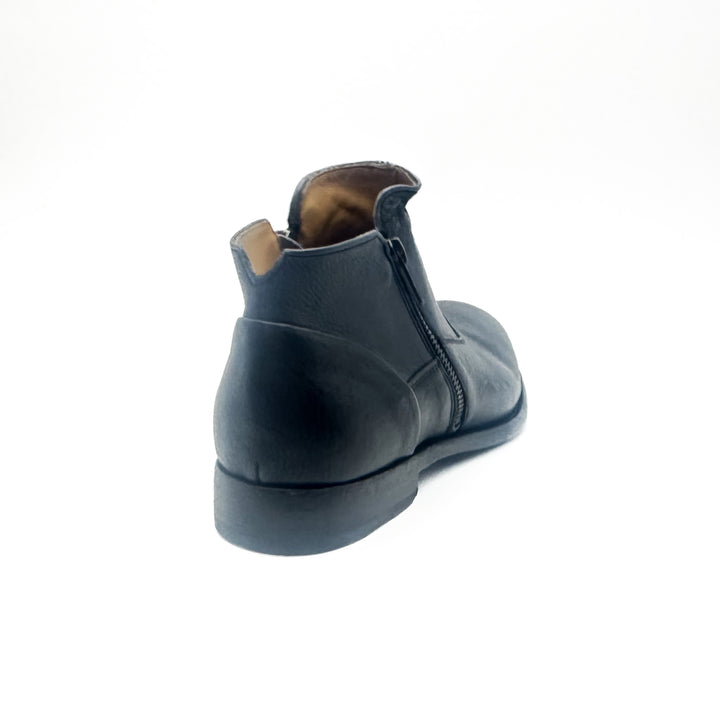 Clay - Black