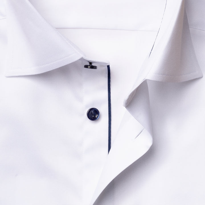 Contemporary Fit Signature Twill with Dark Blue Details